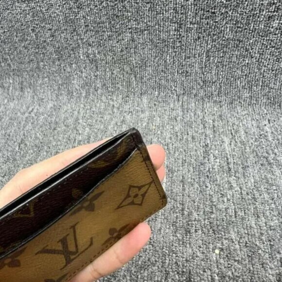 100% Authentic Louis Vuitton Leather Card Case 178-082325 - Picture 7 of 12